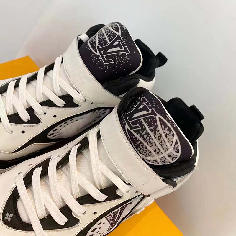 Louis Vuitton LV Unisex Trainer 2 Sneaker White Calf Leather Rubber Outsole