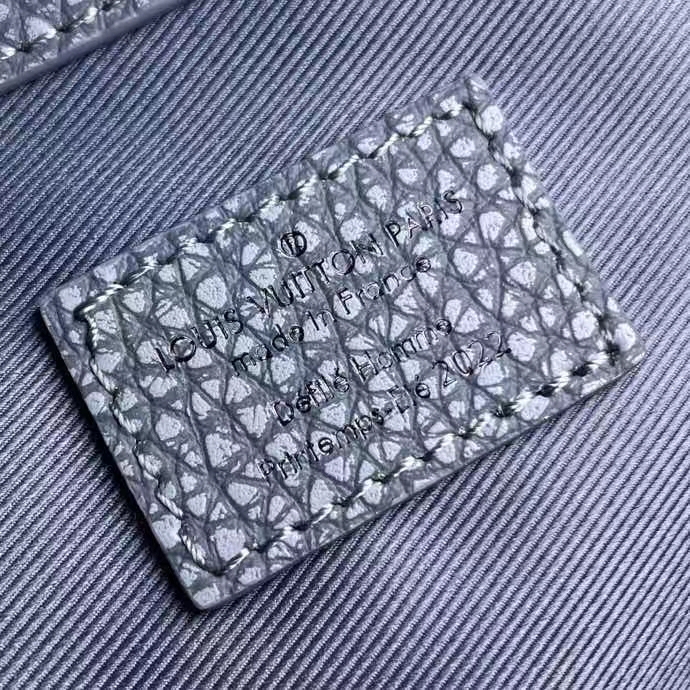 Louis Vuitton LV Unisex Keepall Bandoulière 50 Granite Taurillon Monogram Embossed Cowhide Leather