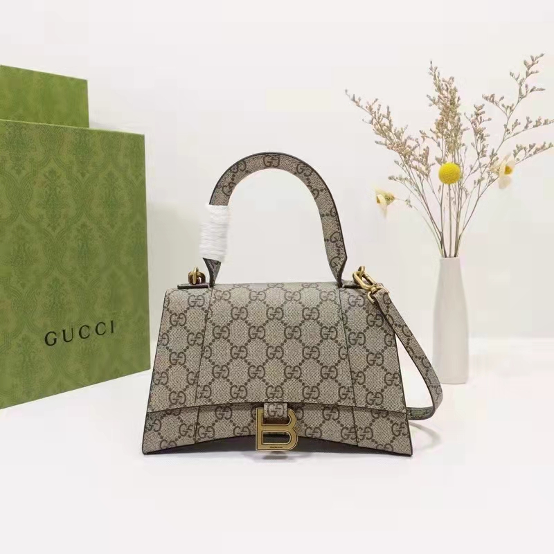 Gucci Unisex The Hacker Project Small Hourglass Bag Beige GG Supreme Canvas