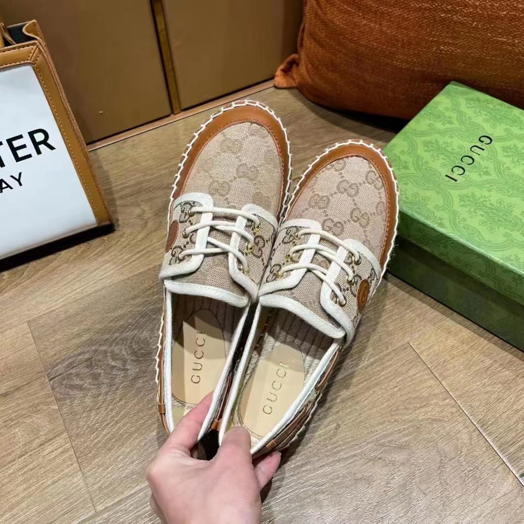 Gucci Unisex Lace-Up GG Shoes Camel Ebony Canvas Low 3 Cm Heel