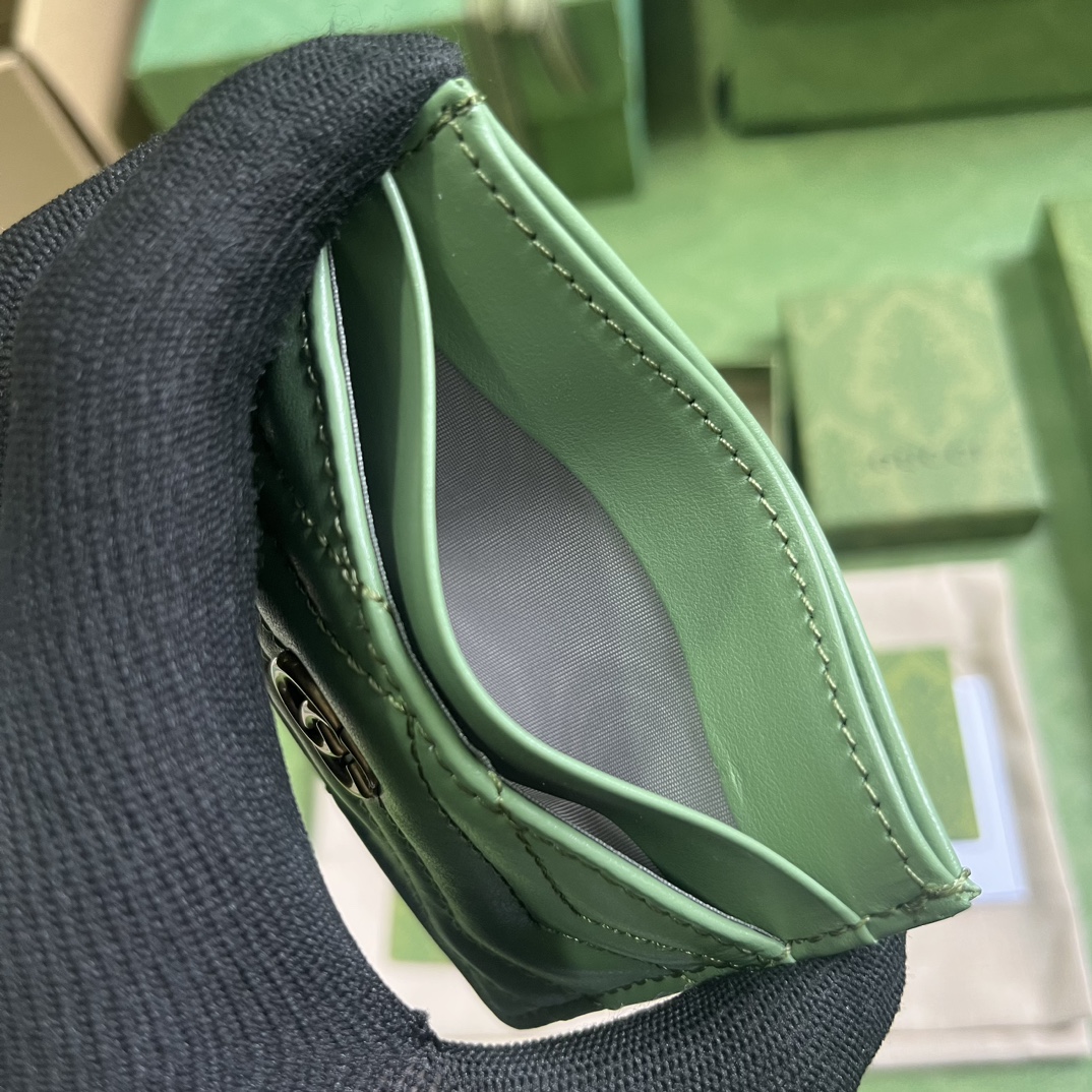 Gucci Unisex GG Marmont Matelassé Card Case Sage Green Chevron Leather
