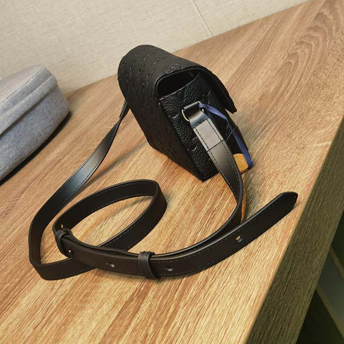 Louis Vuitton LV Unisex Steamer Wearable Wallet Black Embossed Cowhide Leather