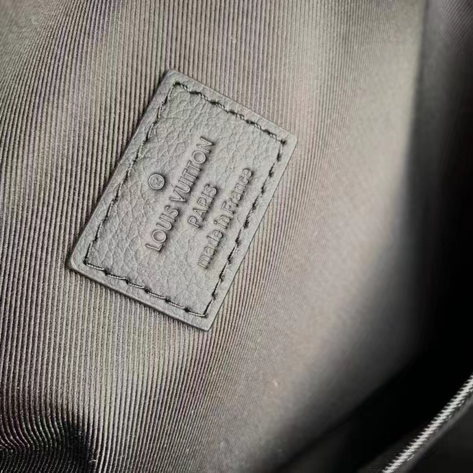 Louis Vuitton LV Unisex Discovery Backpack Black Calf Leather Cowhide Double Zip