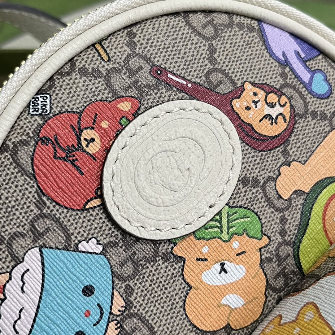 Gucci Unisex Animal Print Multi-Function Bag Beige Ebony GG Supreme Canvas