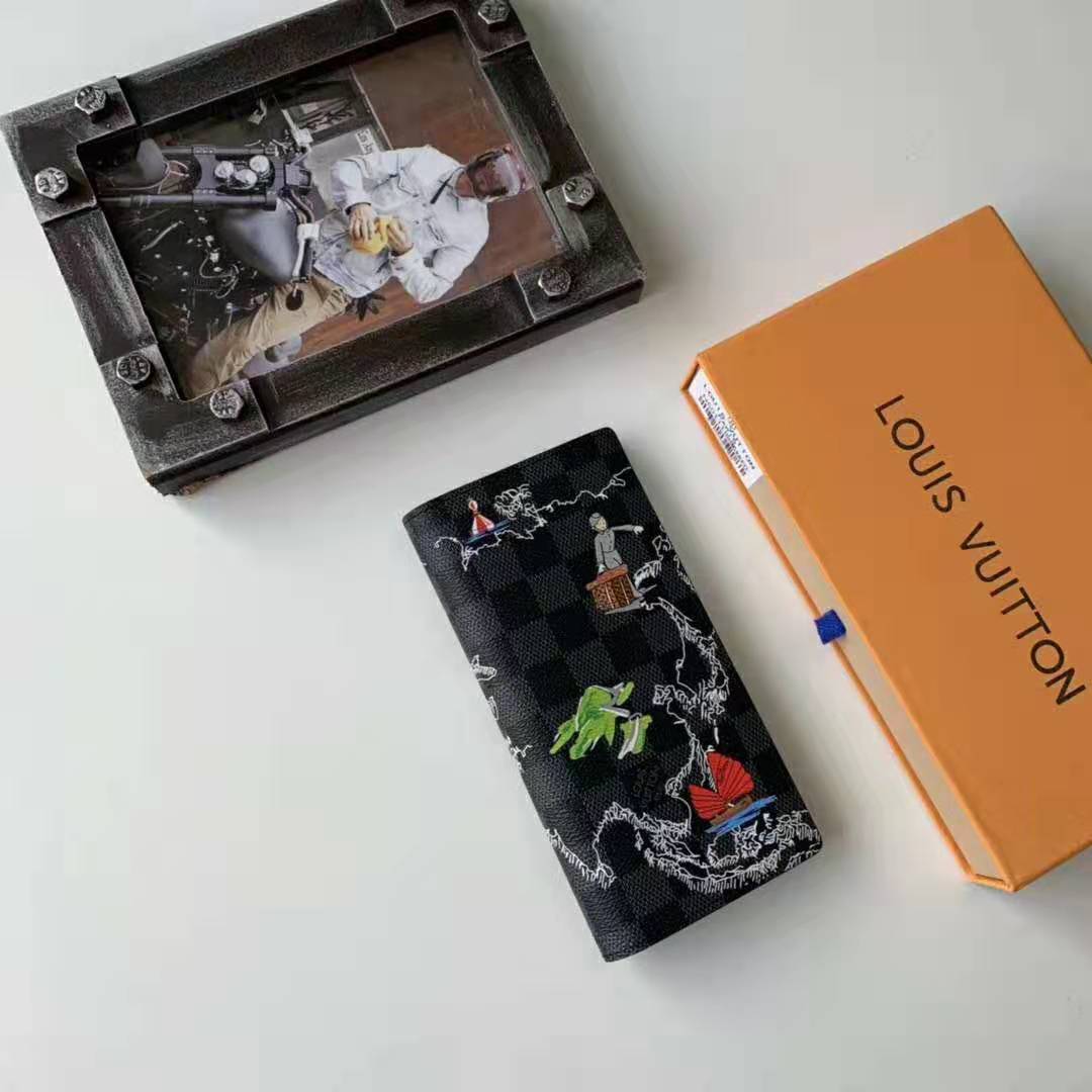 Louis Vuitton LV Unisex Brazza Wallet in Damier Graphite Canvas