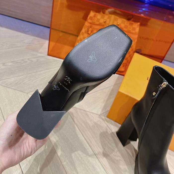 Louis Vuitton LV Women Shake Ankle Boot Black Calf Leather Lambskin Lining Side Zip