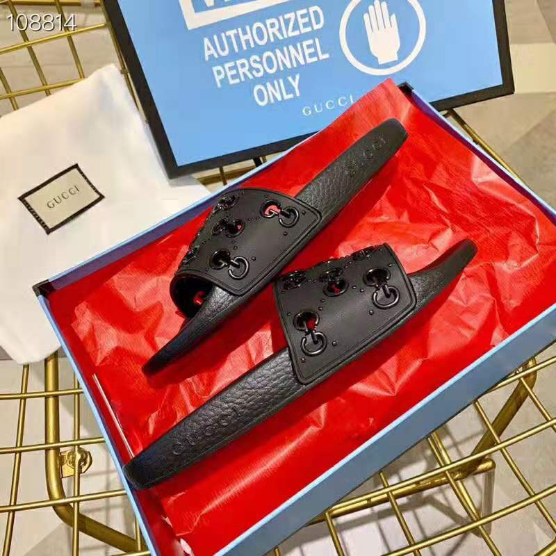 Gucci Men’s Rubber GG Slide Sandal-Black