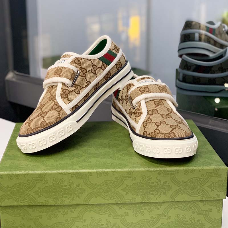 Gucci Unisex Tennis 1977 Sneaker Beige Ebony Jumbo GG Canvas Low 3 Cm Heel