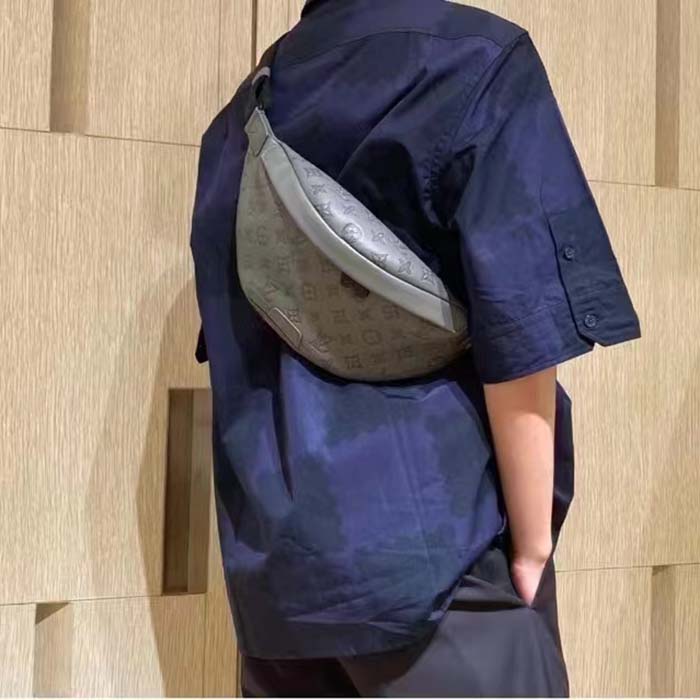 Louis Vuitton LV Unisex Discovery Bumbag Anthracite Gray Monogram Shadow Calf Leather