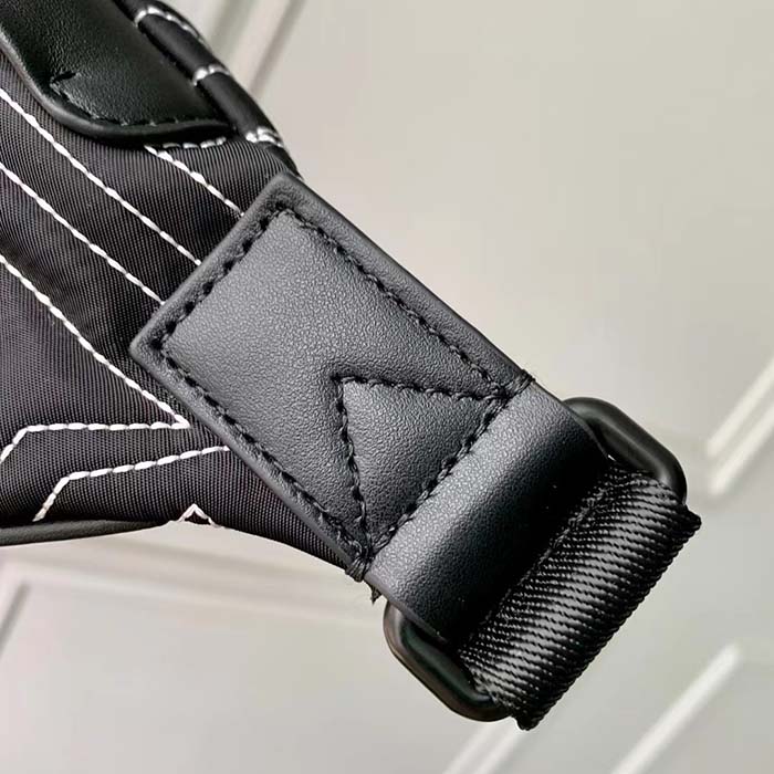 Louis Vuitton LV Unisex Discovery Bumbag Black Nylon Cowhide Leather