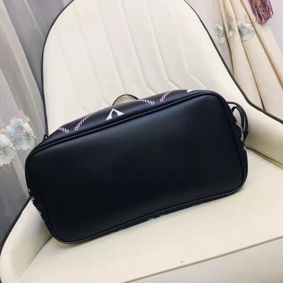 Louis Vuitton LV Women Neverfull MM Tote Black Pink Grained Cowhide Leather