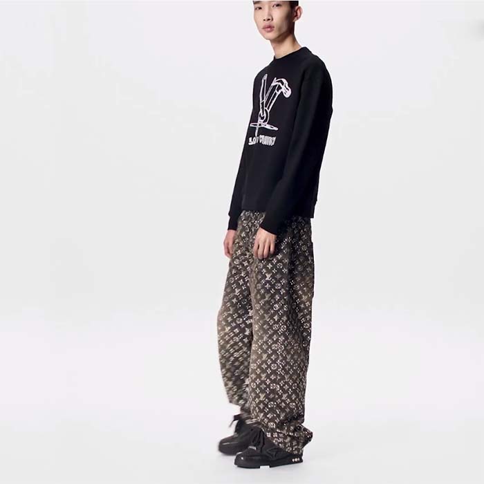 Louis Vuitton Unisex LV Skate Sneaker Black Grained Calf Leather Double Laces Rubber Outsole