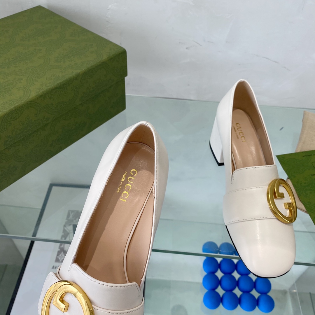 Gucci Women Blonde Mid-Heel Pump White Leather Round Interlocking G