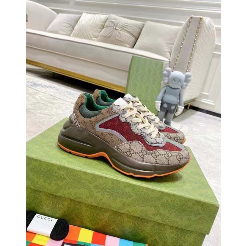 Gucci Unisex Rhyton Sneaker Beige Brick Red GG Supreme Canvas Low Heel