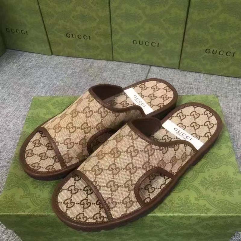 Gucci Unisex GG Supreme Slide Sandal Beige Ebony GG Supreme Canvas