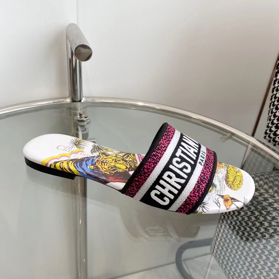 Dior Unisex CD Dway Slide Embroidered Cotton White Multicolor Indian Animals Tiger