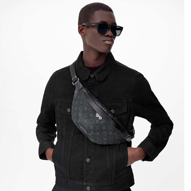 Louis Vuitton LV Men Discovery Bumbag PM Grey Monogram Eclipse Canvas