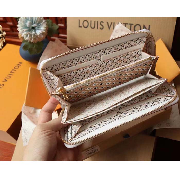 Louis Vuitton LV Unisex Zippy Wallet Beige Monogram Coated Canvas Zip Closure