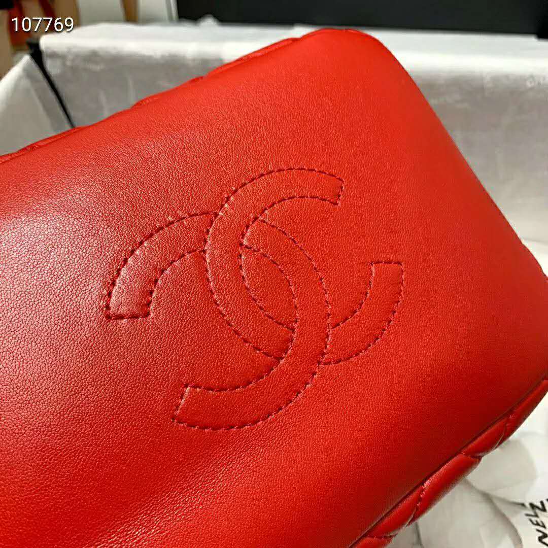Chanel Women Hobo Bag in Lambskin Leather Gold Metal-Red