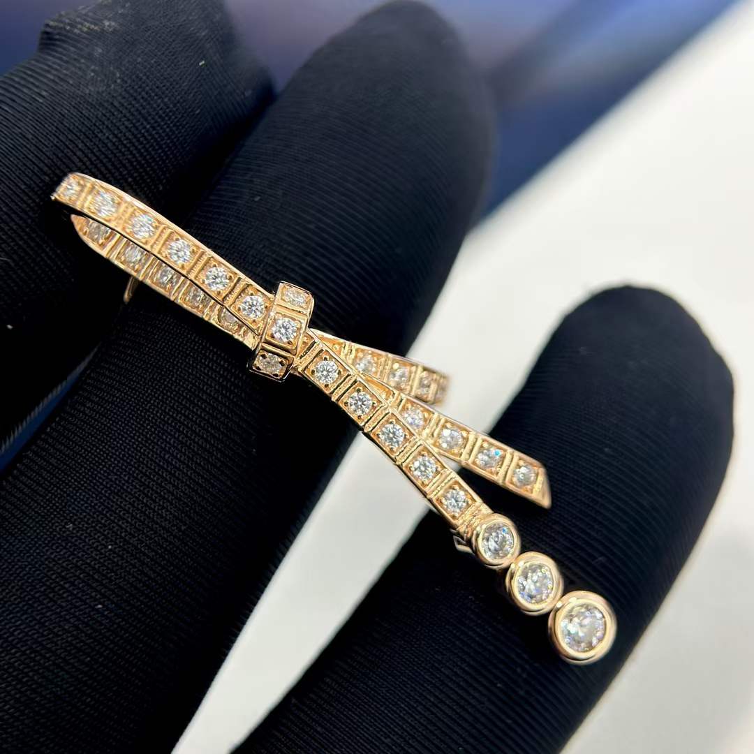 Chanel Women CC Ruban Ring 18K Beige Gold Diamonds