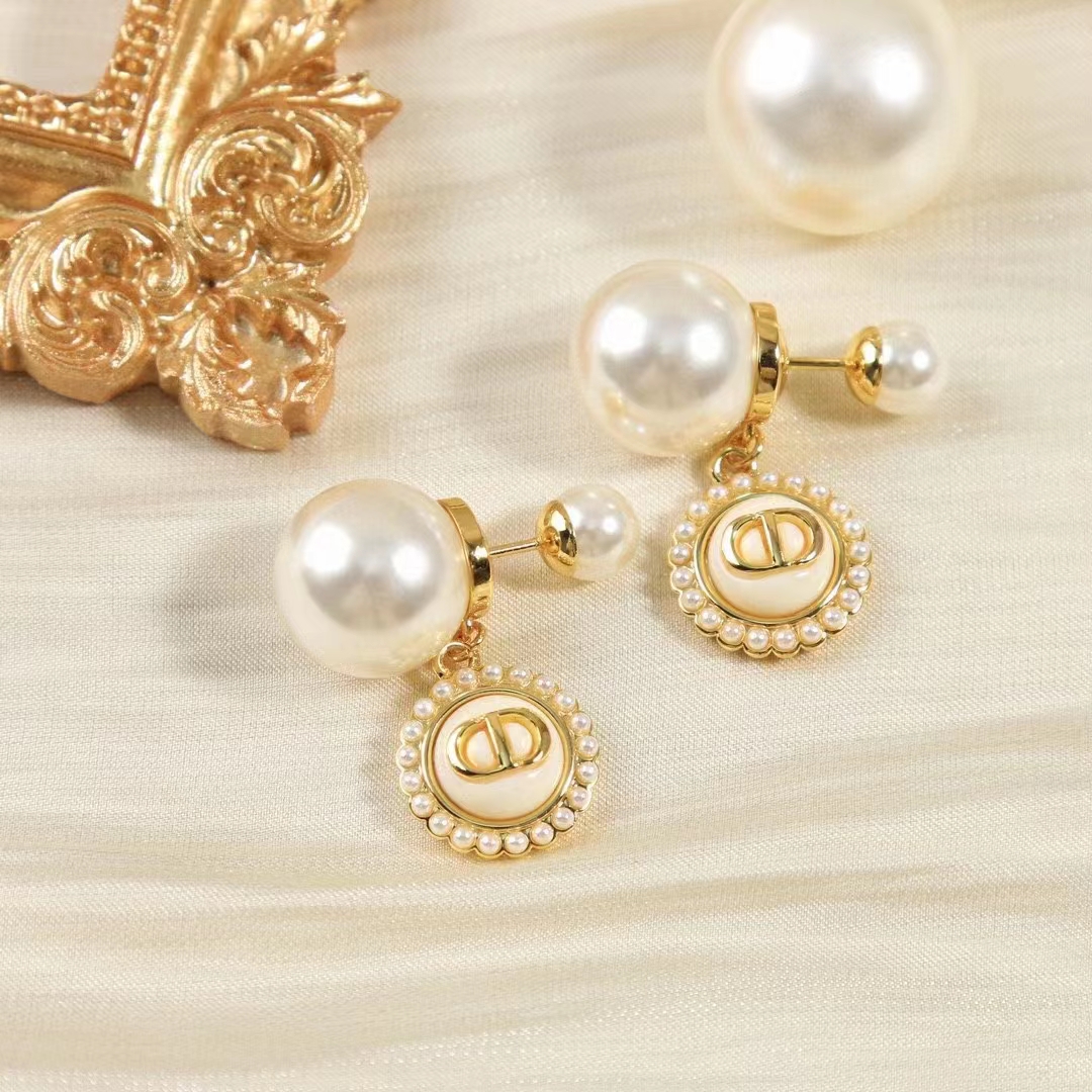 Dior Women Dior Tribales Earrings White Resin Pearls Latte Glass
