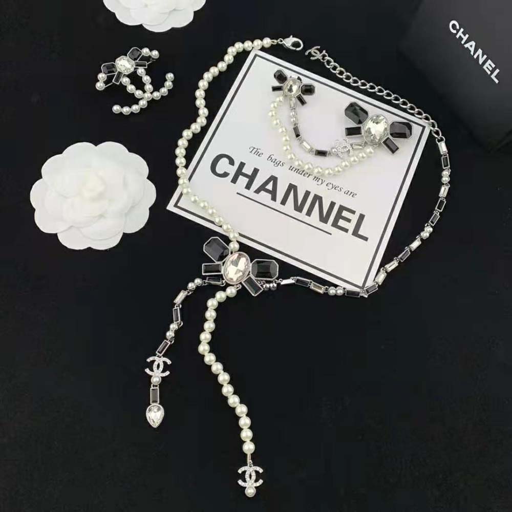 Chanel Women Necklace in Metal Glass Pearls and Strass