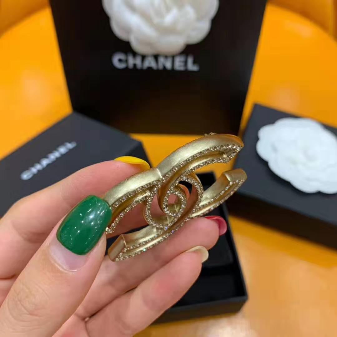 Chanel Women Brooch in Metal & Diamantés-Gold