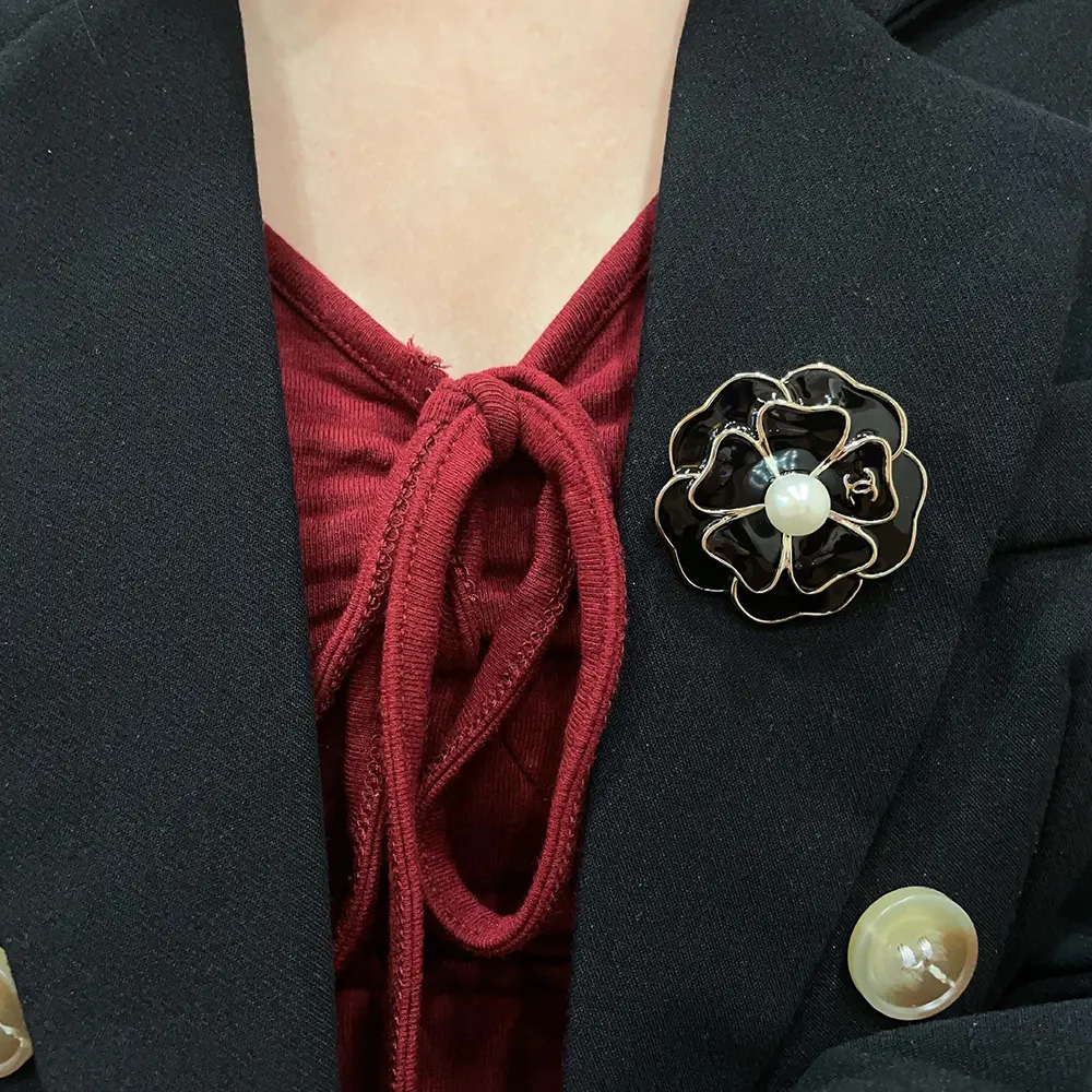 Chanel Women Brooch Metal & Resin Gold Black & Pearly White ABG238