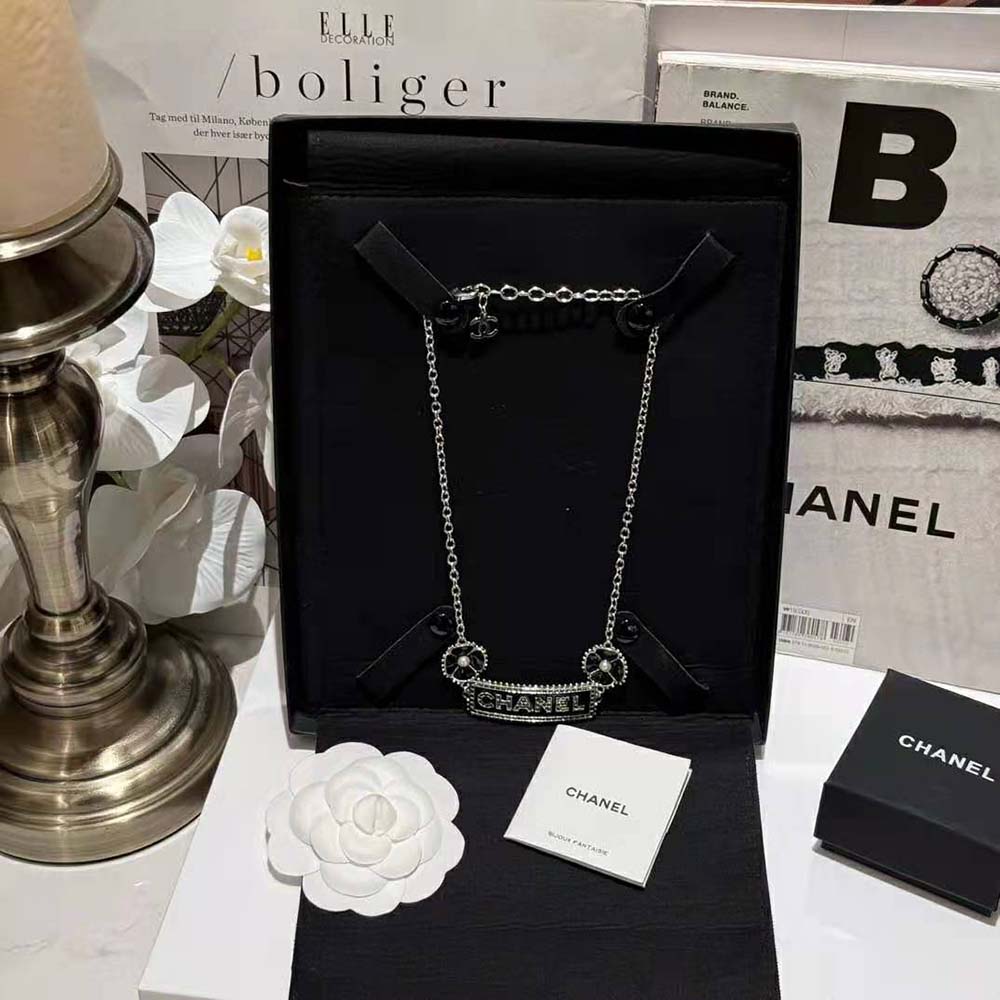 Chanel Women Choker in Metal and Glass Pearls-Black