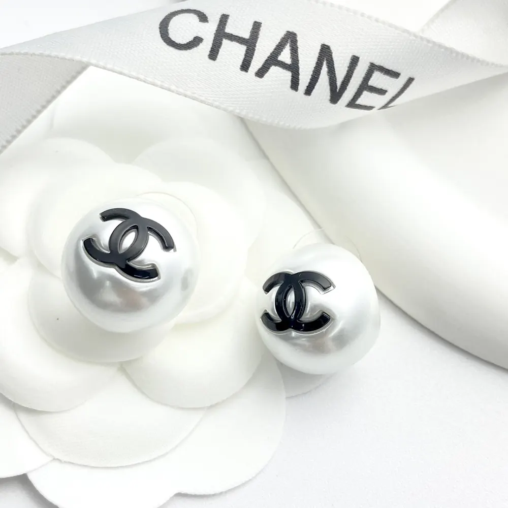 Chanel Women Stud Earrings Metal Resin ABF364B19975