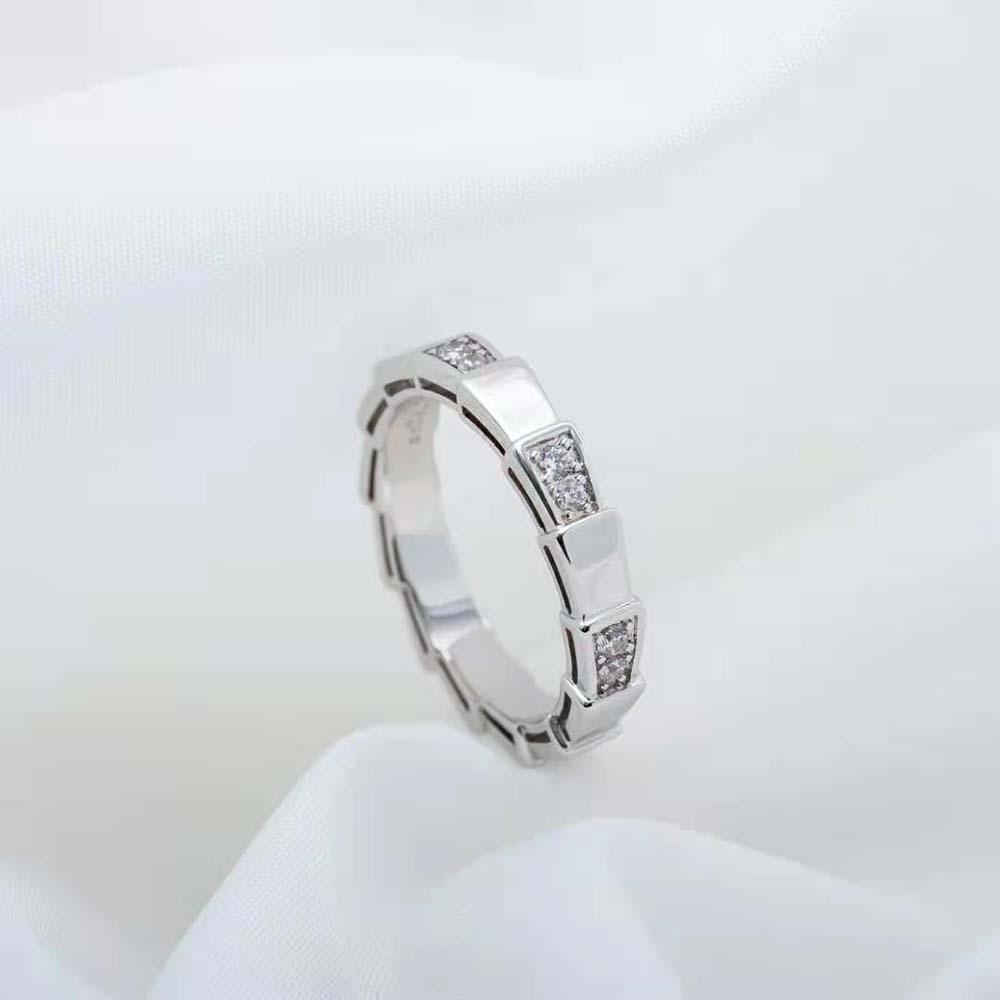 Bvlgari Women Use of Unconventional Materials Serpenti Viper Ring-Silver