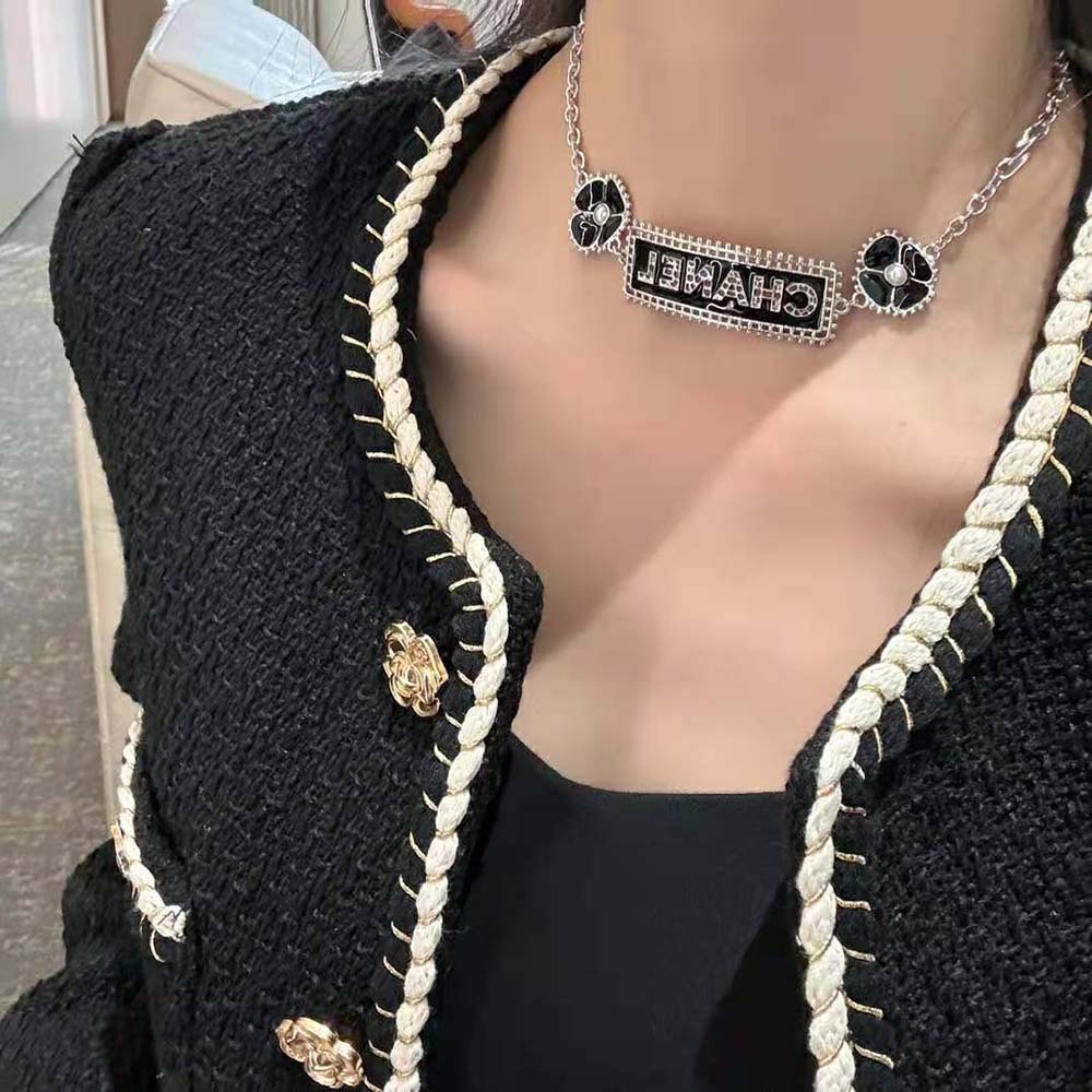 Chanel Women Choker in Metal and Glass Pearls-Black