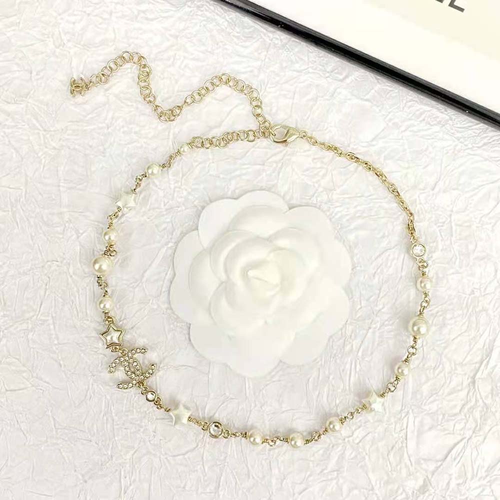 Chanel Women Necklace in Metal Resin Glass Pearls and Strass