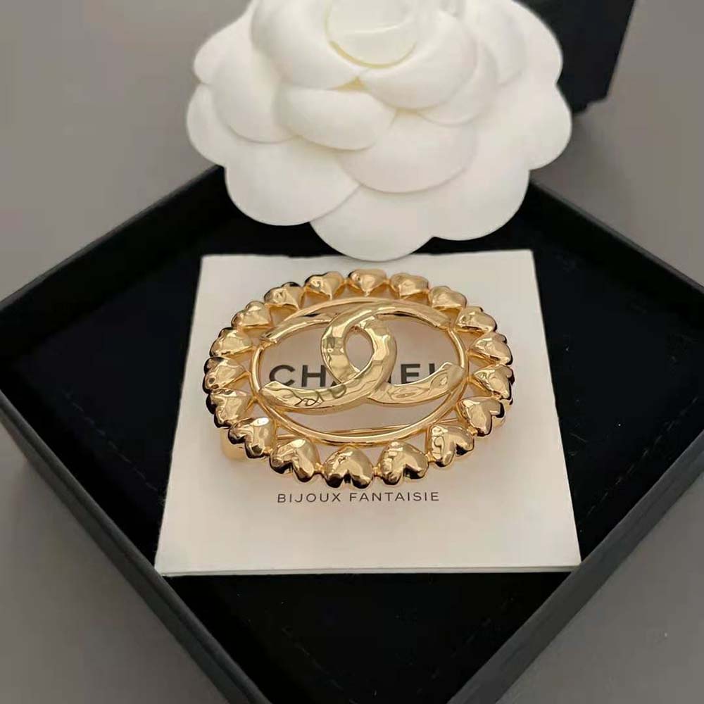 Chanel Women Brooch in Metal