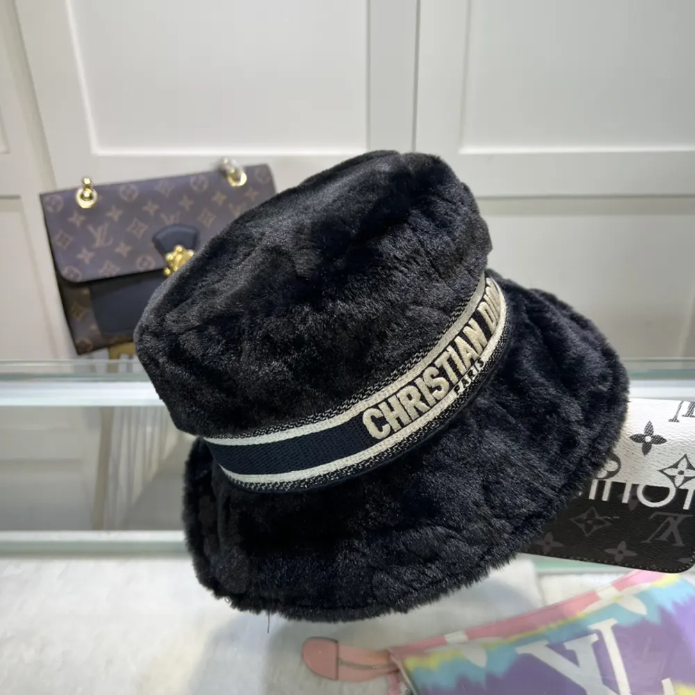 Dior Unisex D-Bobby Cannage Small Brim Bucket Hat Black Shearling