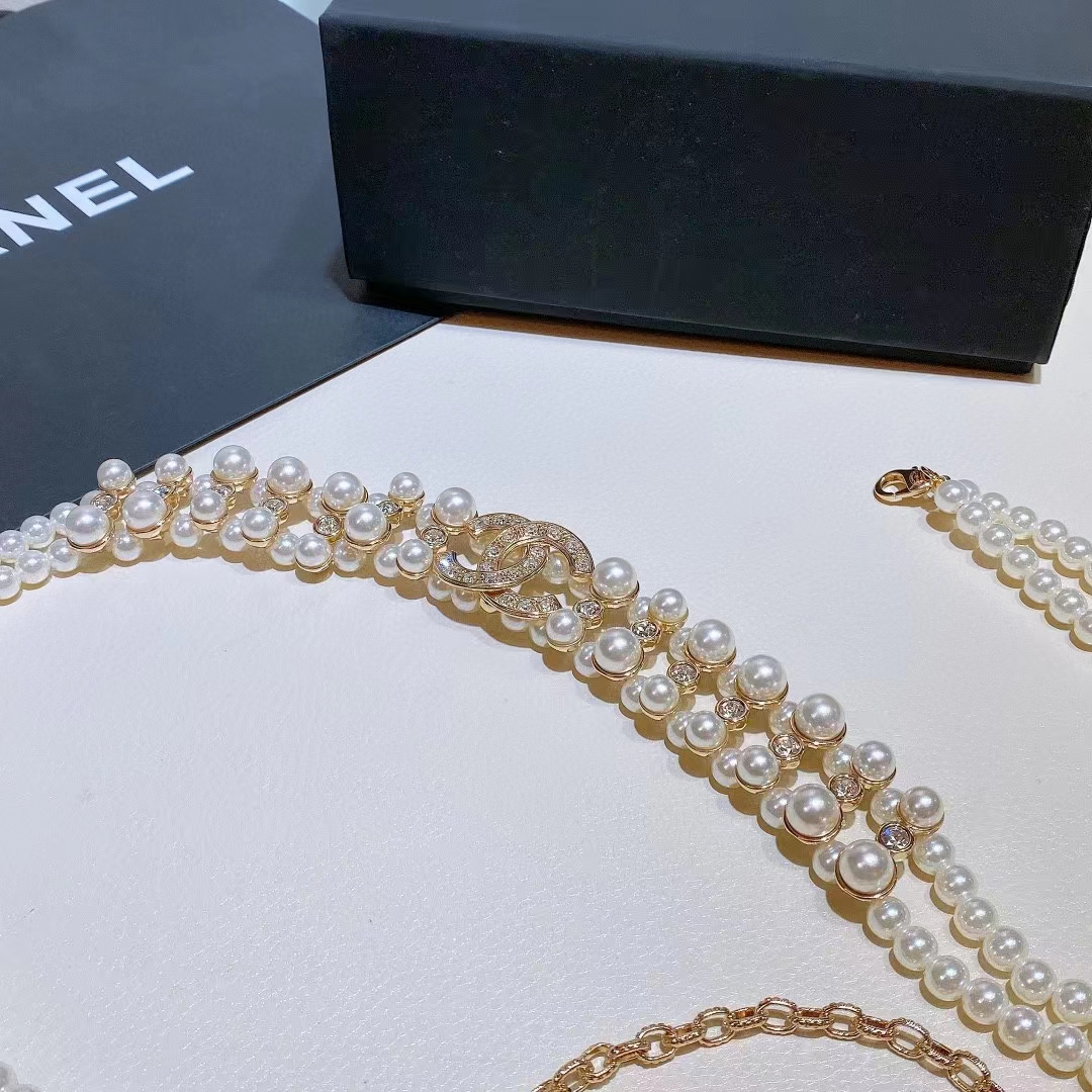 Chanel Women CC Chain Belt Gold Metal Resin Glass Pearls Strass Pearly White Crystal