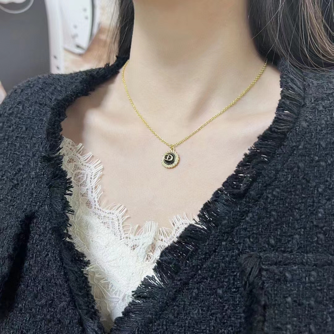 Dior Women Petit CD Baroque Necklace White Resin Pearls Black Glass