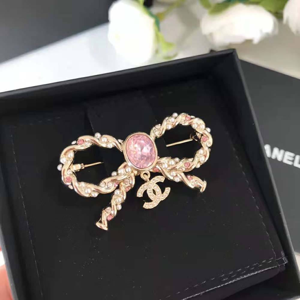 Chanel Women Brooch in Metal Glass Pearls and Diamantés