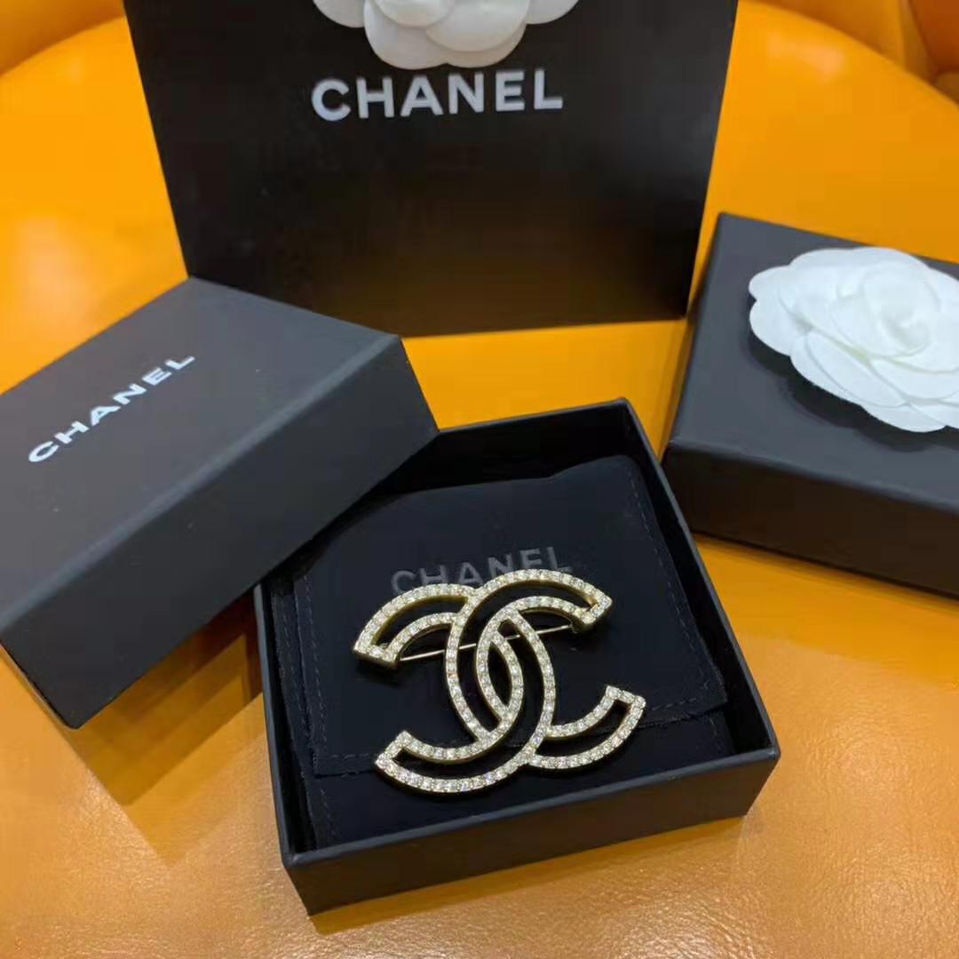 Chanel Women Brooch in Metal & Diamantés-Gold