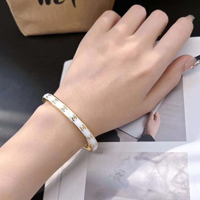 Chanel Women CC Cuff Metal Gold White Ref. ABC986 B16125 NW384