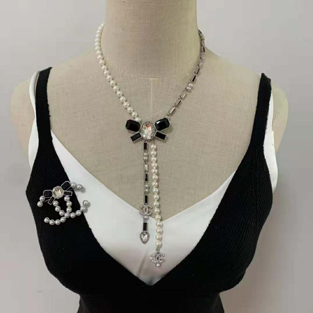Chanel Women Necklace in Metal Glass Pearls and Strass