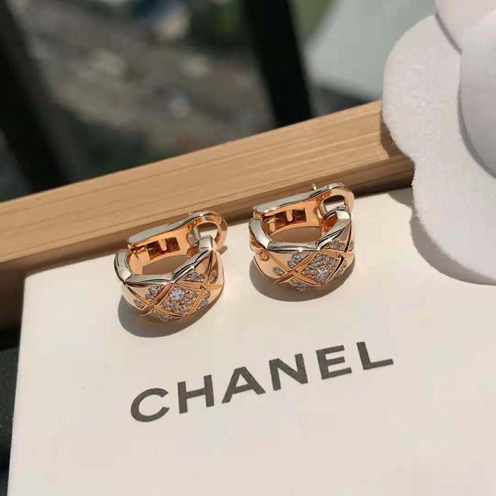 Chanel Women Coco Crush Earrings in 18K Beige Gold