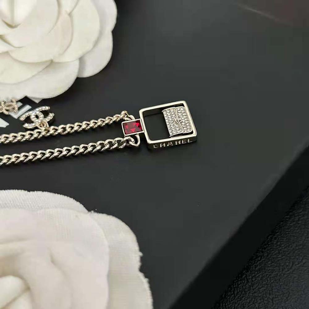 Chanel Women Pendant Necklace in Metal and Strass