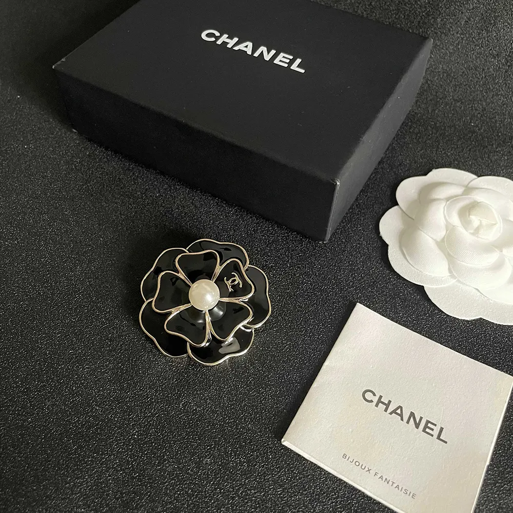 Chanel Women Brooch Metal & Resin Gold Black & Pearly White ABG238
