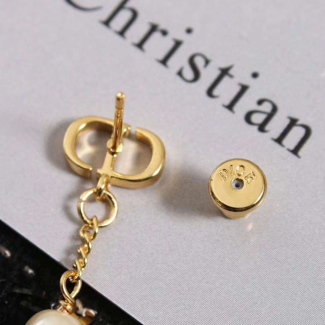 Dior Women 30 Montaigne Stud Earrings Gold-Finish Metal CD Signatures