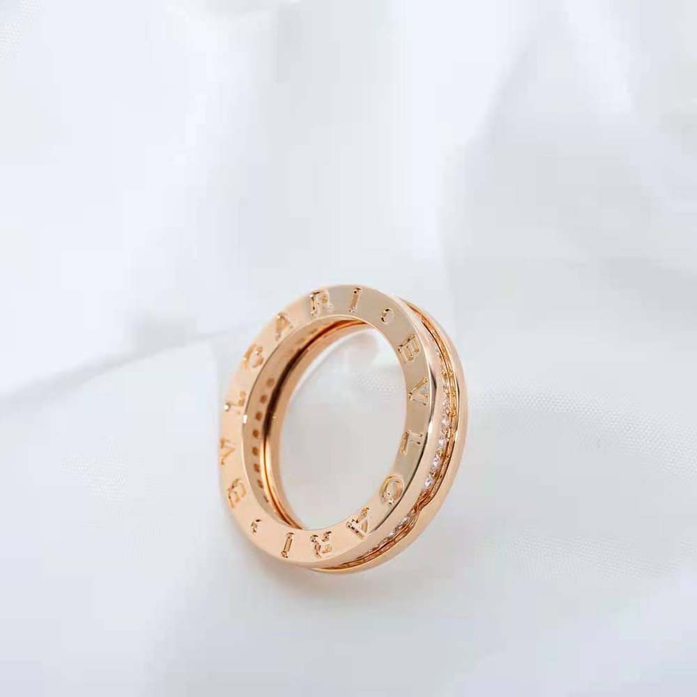 Bvlgari Women B.zero1 One-Band Ring in 18 KT Rose Gold Set with Pave Diamonds on the Spiral