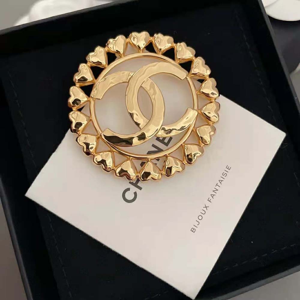 Chanel Women Brooch in Metal