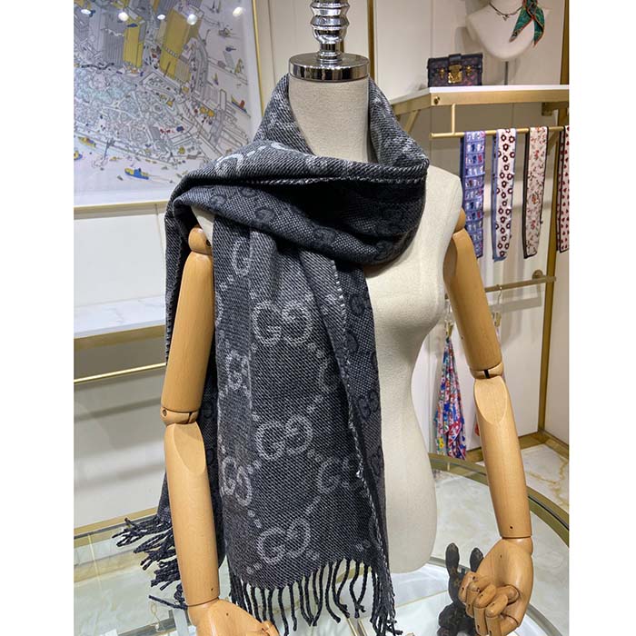 Gucci Unisex GG Jcquard Pattern Knit Scarf Tassels Grey Wool Light Grey GG