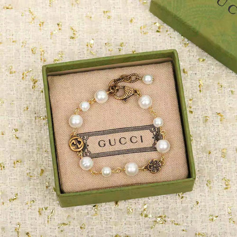 Gucci Women Interlocking G Flower Pearl Bracelet