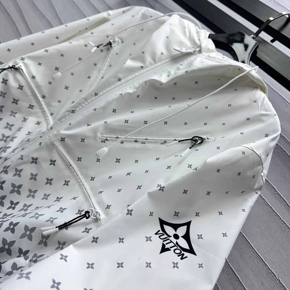 Louis Vuitton Women Ombré Monogram Shell Ski Jacket 1AGAQK